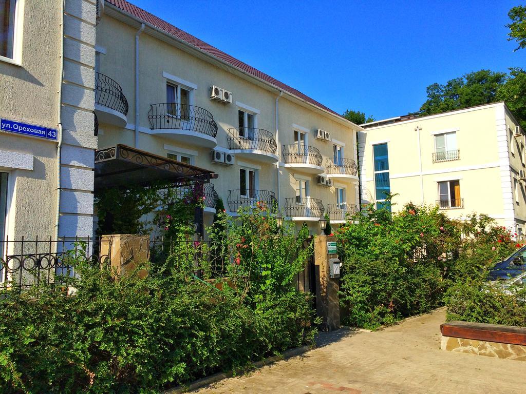 Zolotoy Kashtan Guest House Arkhipo-Osipovka Exterior photo